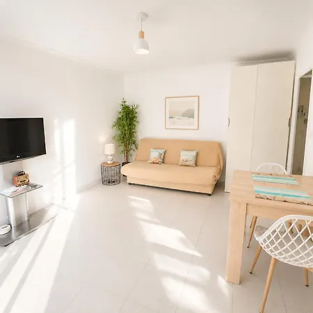 Olivea - Ecrin Fleuri, Terrasse & A 5 Min Apartament *